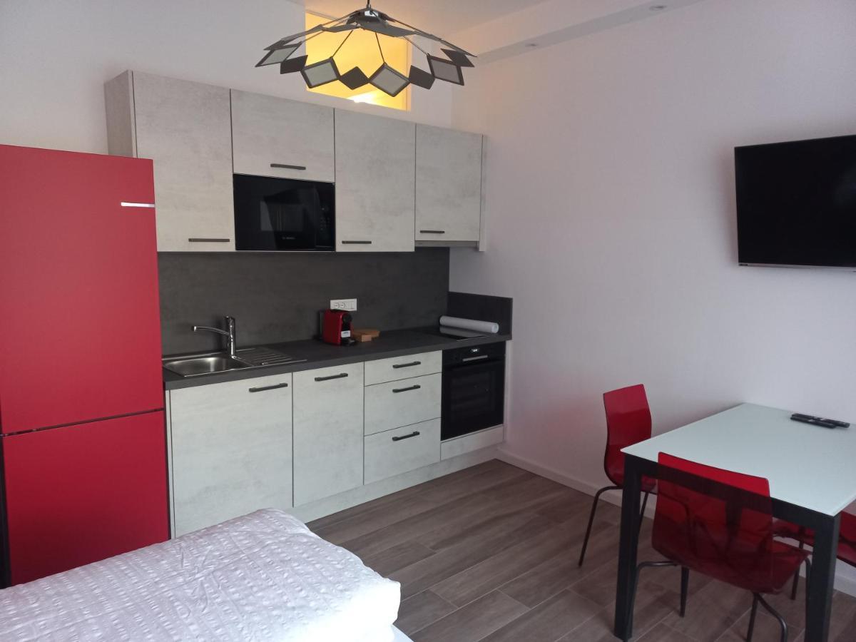 Studio-Appartment - Hotel Lux Merano Exteriör bild